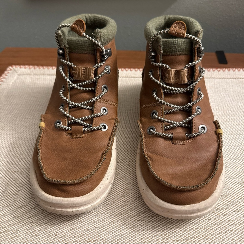 Hey Dude Bradley Classic Boot Sneaker Shoes, Walnut, Size US YT3 Youth - Picture 2 of 6